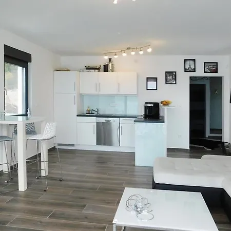 Penthouse - - Krk Апартаменты Омишаль